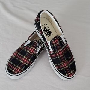 Vans Classic Slip-On Shoe. Woman's Size 8, Mens Size 6.5. Navy Blue Plaid.